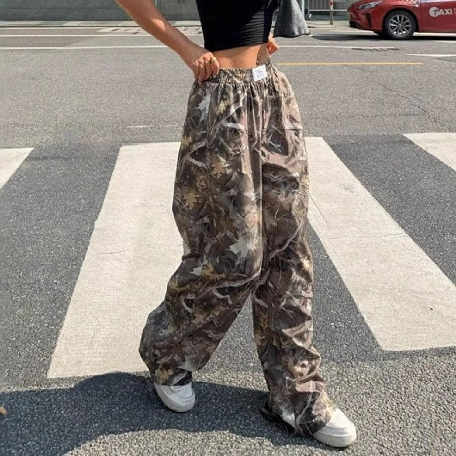 Camo Pants Women Graphic Baggy Sweatpants Camo Print Straight Wide Leg Joggers Street Wear Drawstring Sweat Pant